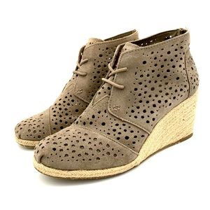 Toms Moroccan Cutout Desert Booties Women’s Size 8 Suede Lace Up Espadrille Boho